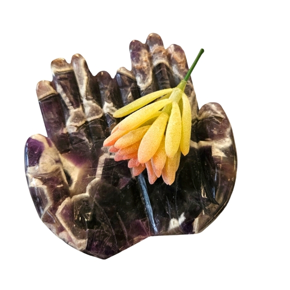 Dream Amethyst Hands - Picture 2 of 7